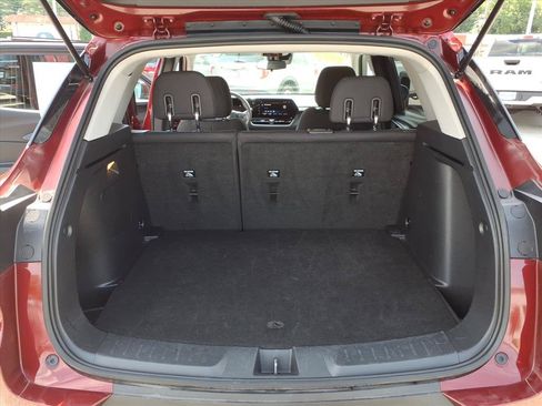 Used 2025 Chevrolet TrailBlazer LT AWD/4WD image 14
