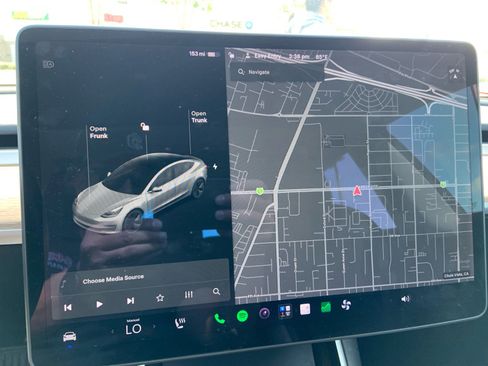 Used 2018 Tesla Model 3 Long Range AWD/4WD image 18