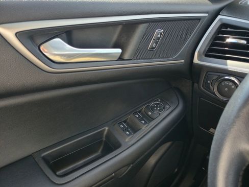 Used 2022 Ford Edge SEL w/ Convenience Package image 21