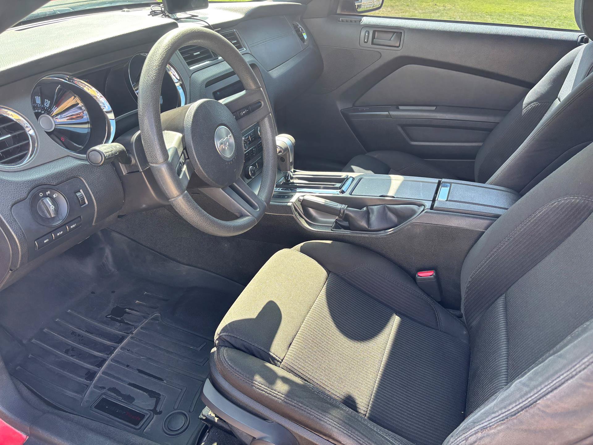 Used 2012 Ford Mustang Coupe RWD image 9