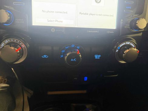 Certified 2023 Toyota 4Runner TRD Off-Road image 33