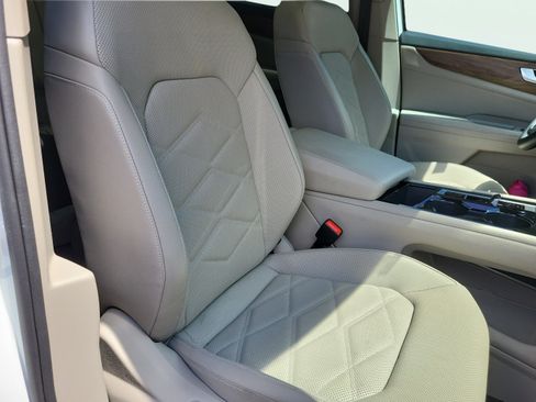 Used 2024 Volkswagen Atlas SE FWD image 20