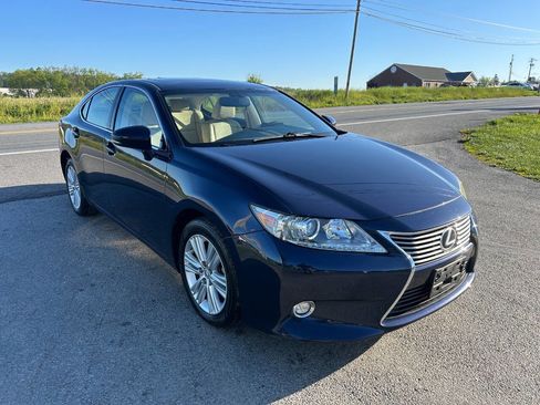 Used 2014 Lexus ES 350 w/ Luxury Package FWD image 3