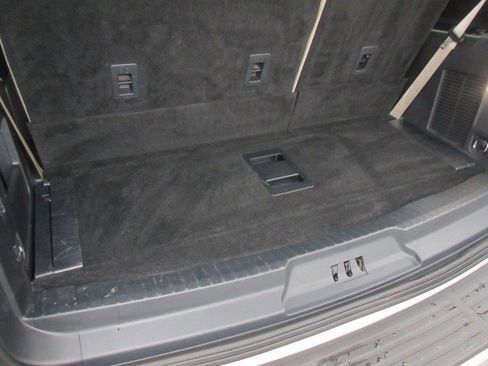 Used 2024 Ford Expedition Platinum image 19