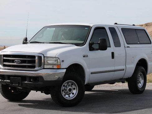 Used 2000 Ford F250 XLT image 1