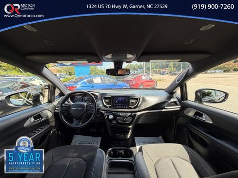 Used 2019 Chrysler Pacifica Touring Plus w/ S Appearance Package FWD image 22