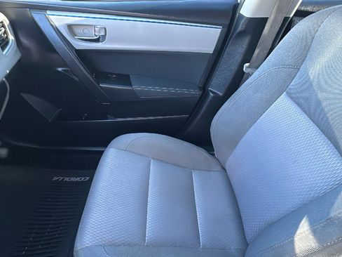 Used 2014 Toyota Corolla LE image 12