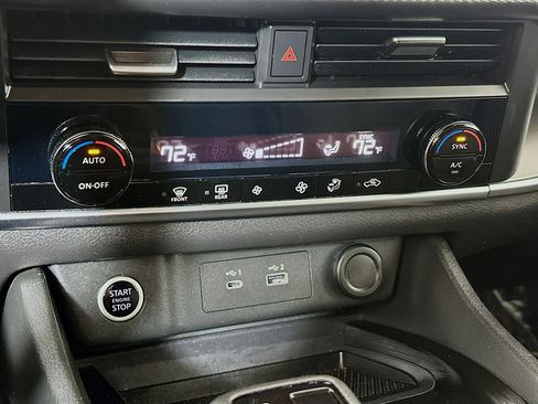 Used 2023 Nissan Rogue SV image 15