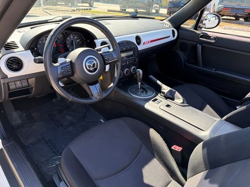 Used 2015 MAZDA MX-5 Miata Club image 16