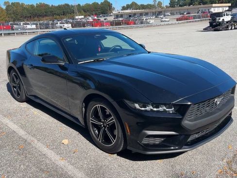 Used 2024 Ford Mustang Coupe image 17