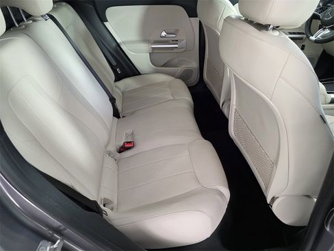 Certified 2025 Mercedes-Benz GLA 250 image 25