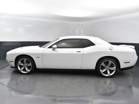 Used 2018 Dodge Challenger R/T RWD image 2