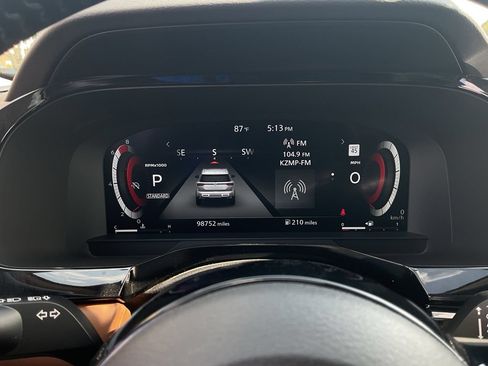 Used 2024 Nissan Pathfinder Platinum FWD image 45