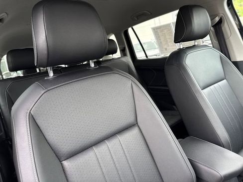 Certified 2023 Volkswagen Tiguan SE image 19