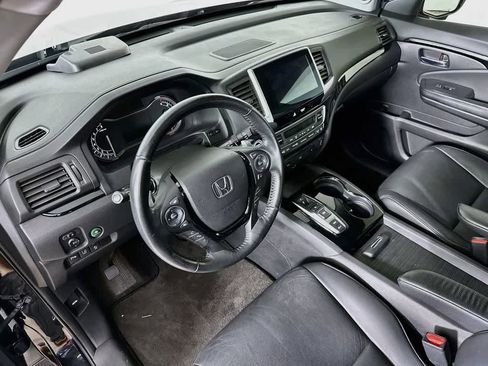 Used 2016 Honda Pilot Touring image 2