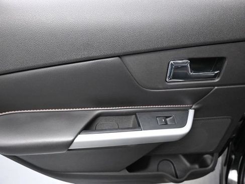 Used 2013 Ford Edge SEL FWD image 20