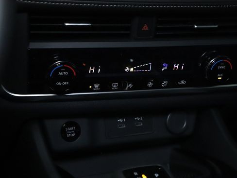 Certified 2026 Nissan Rogue SV image 25