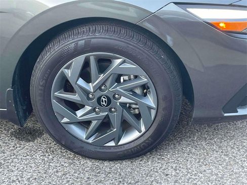 Used 2024 Hyundai Elantra SEL image 9