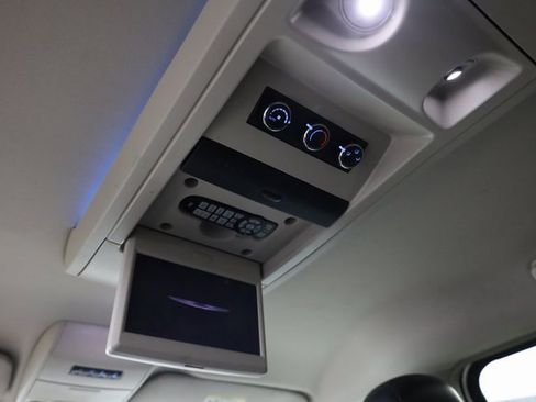 Used 2012 Chrysler Town & Country Touring w/ Entertainment Group #1 image 22