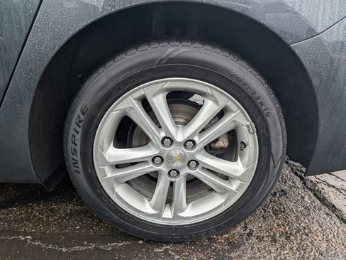 Used 2017 Chevrolet Cruze LT image 24
