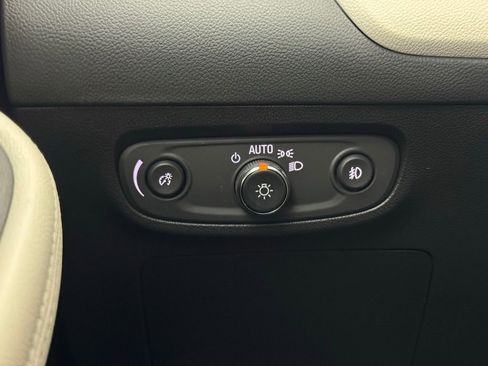 Used 2023 Buick Encore GX Select FWD image 19