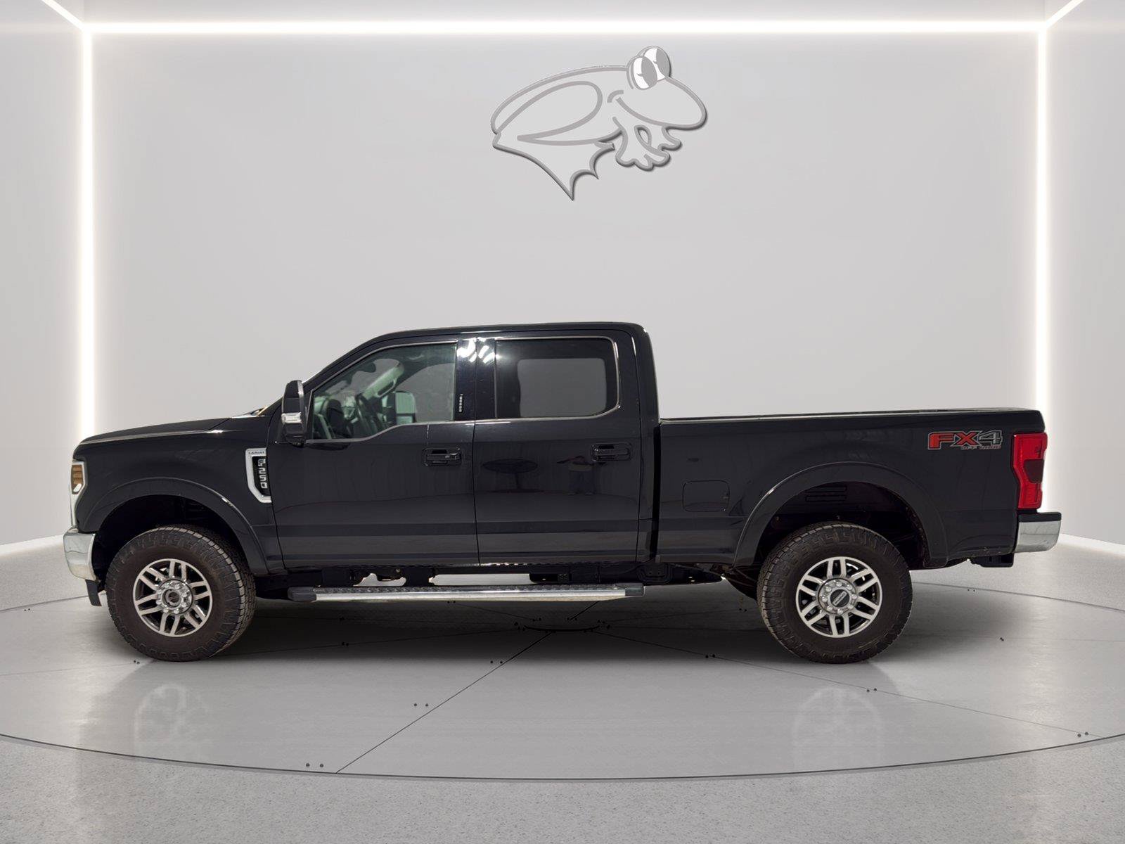Used 2019 Ford F250 Lariat w/ Lariat Ultimate Package AWD/4WD image 2