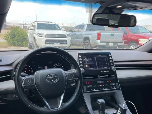 Used 2020 Toyota Avalon XLE w/ Moonroof Package FWD image 8