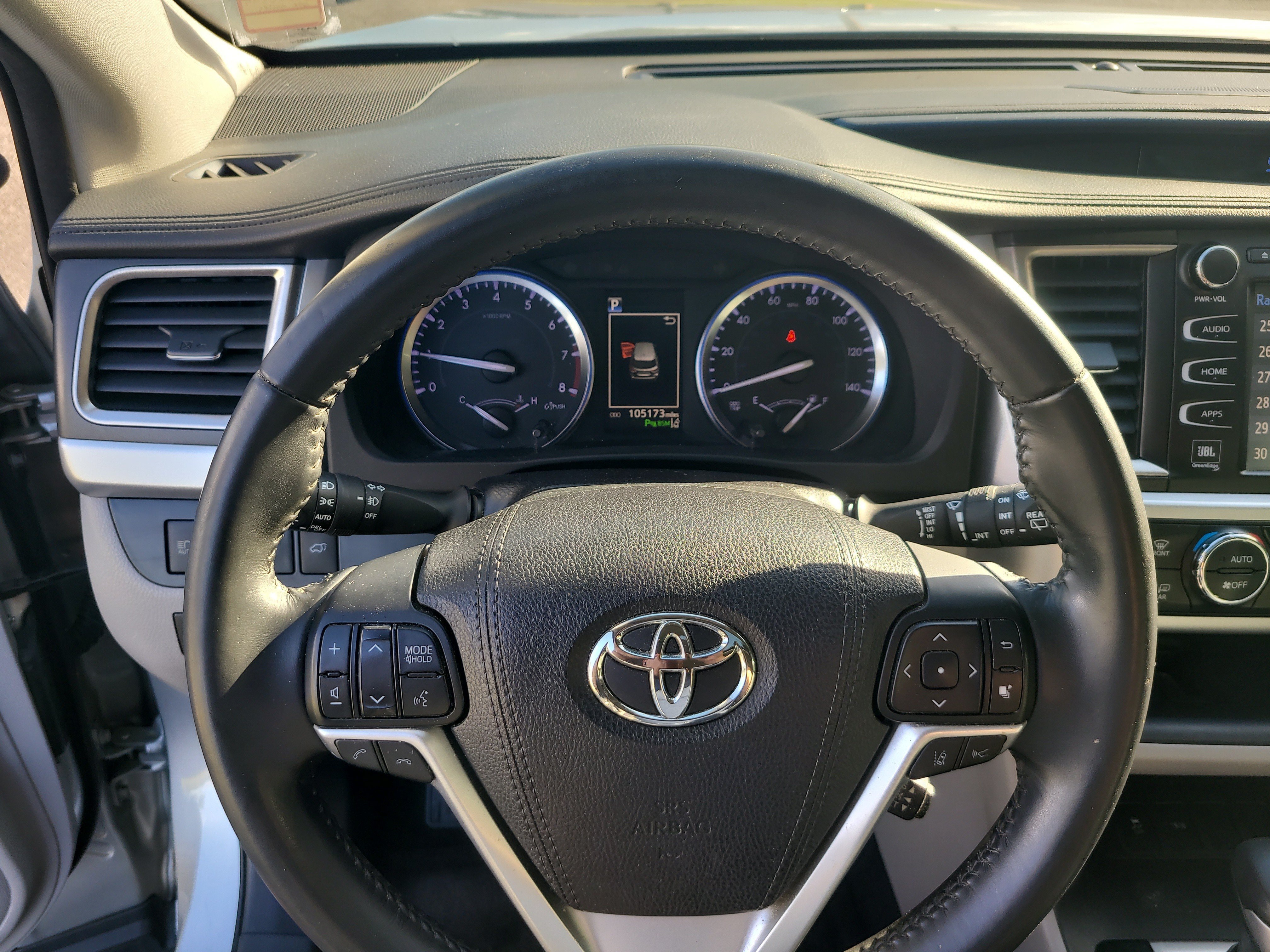 Used 2018 Toyota Highlander Limited FWD image 29