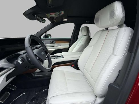 Used 2026 Cadillac Vistiq Sport w/ LPO, Floor Liner Package AWD/4WD image 2