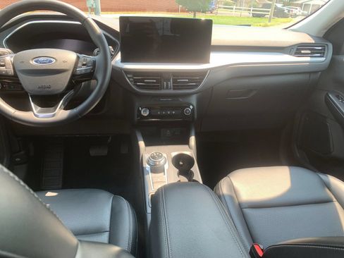 Used 2025 Ford Escape Platinum AWD/4WD image 17