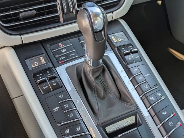 Used 2021 Porsche Macan S AWD/4WD image 12