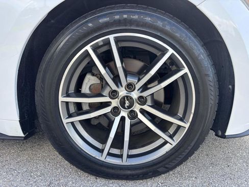 Used 2016 Ford Mustang Premium image 38