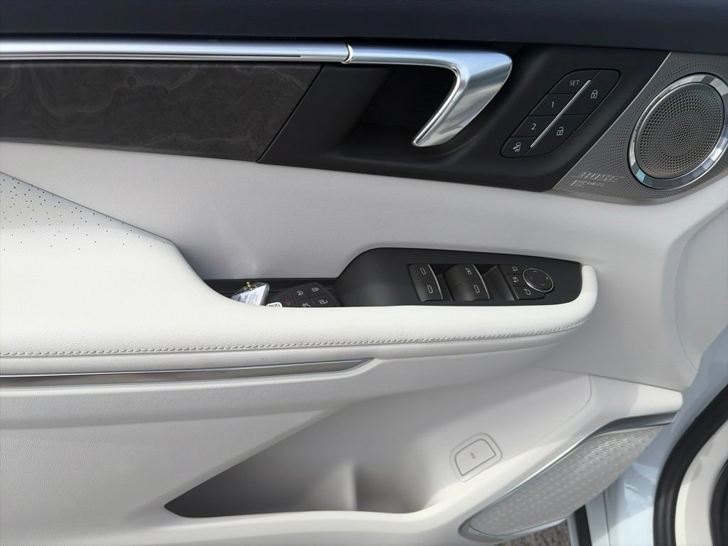 New 2027 Buick Enclave Avenir w/ LPO, Floor Liner Package AWD/4WD image 17