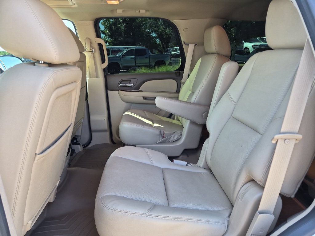 Used 2013 Chevrolet Tahoe LTZ RWD image 36