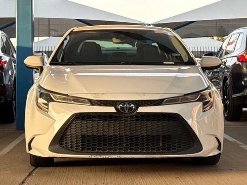 Used 2022 Toyota Corolla LE FWD image 2