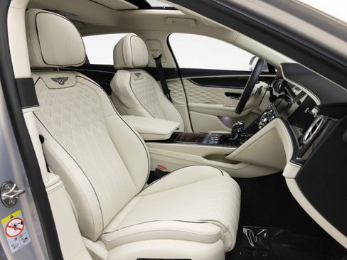 Used 2024 Bentley Flying Spur Azure AWD/4WD image 4