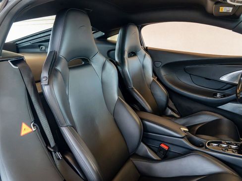 Used 2020 McLaren GT RWD image 22