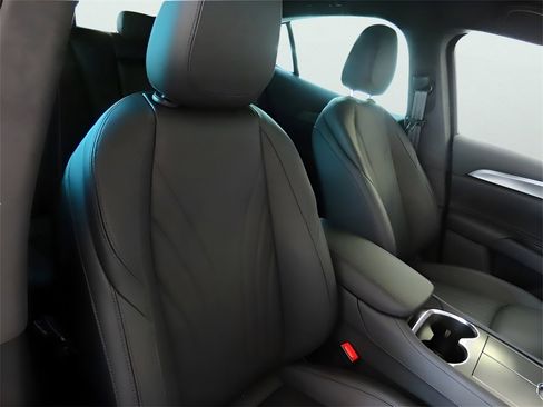 New 2024 Maserati Grecale GT image 12