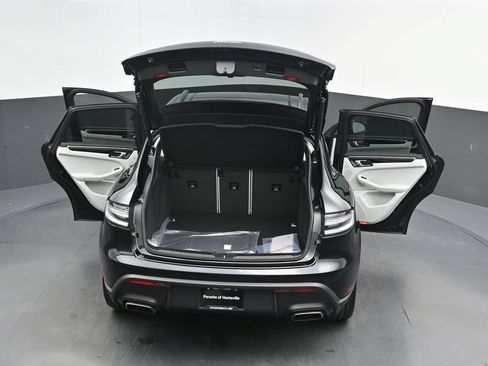 New 2026 Porsche Macan AWD/4WD image 42