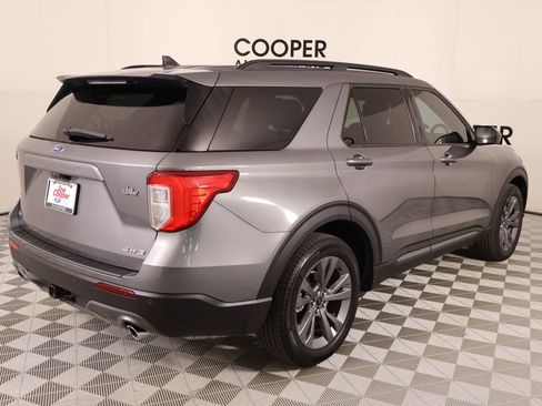 Used 2023 Ford Explorer XLT w/ Equipment Group 202A AWD/4WD image 21