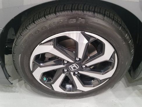 Certified 2017 Honda Accord EX-L image 33