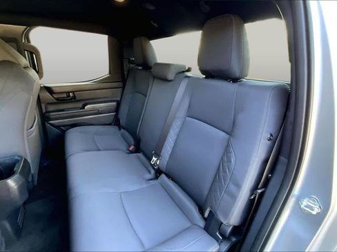 Certified 2025 Toyota Tacoma SR5 AWD/4WD image 21