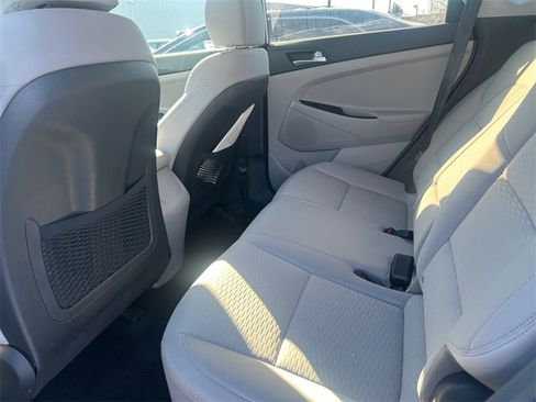 Used 2020 Hyundai Tucson SE w/ Winter Weather Package image 32