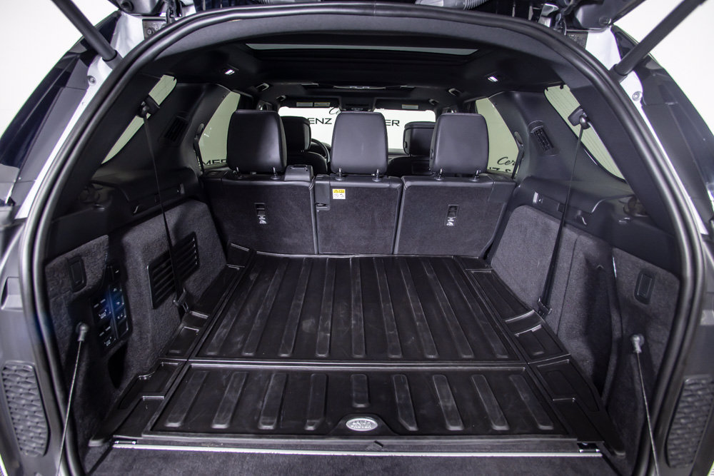 Used 2024 Land Rover Discovery Metropolitan Edition AWD/4WD image 9