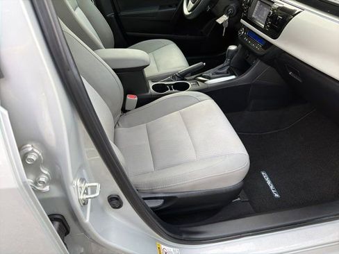 Used 2015 Toyota Corolla LE FWD image 6