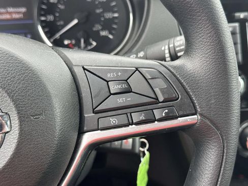 Used 2020 Nissan Rogue S FWD image 23