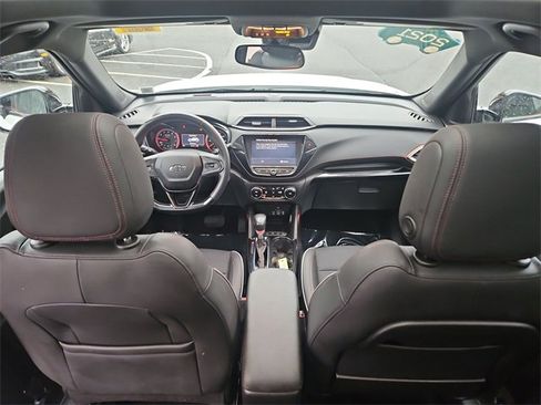 Used 2021 Chevrolet TrailBlazer RS w/ Sun and Liftgate Package image 21