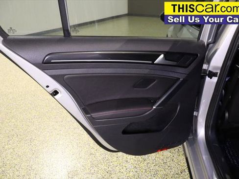 Used 2015 Volkswagen GTI SE image 28