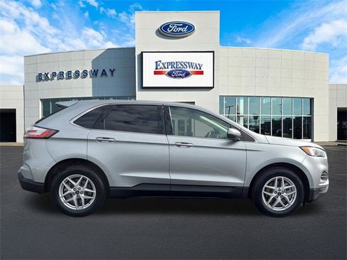 Used 2024 Ford Edge SEL image 5