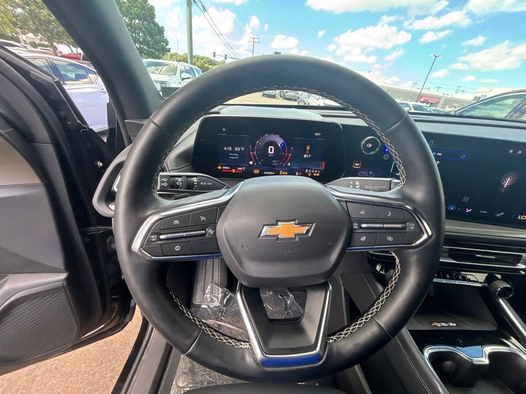 Used 2026 Chevrolet Traverse LT AWD/4WD image 13